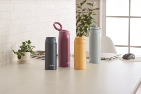 Thermos Water Bottle Vacuum Insulated Portable Mug with Carry Loop 750ml Yellow Joo-750 Y